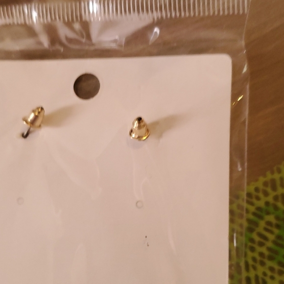 Earrings. Jewelry - Picture 2 of 3